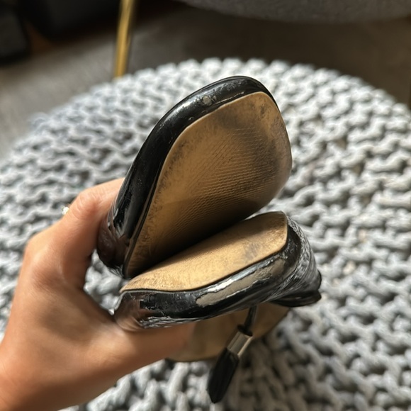 Zara black patent Leather tassels bow shoe with gold heel size 7.5 - Picture 9 of 9